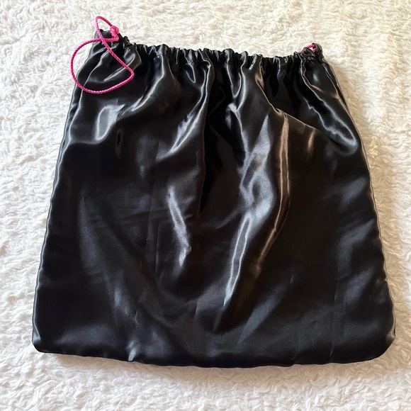 Betsey Johnson Black Dust Bag - Picture 2 of 2